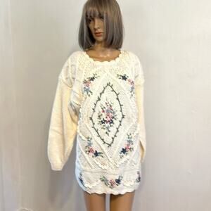 VTG SZ  M Ivory Floral Embroidered Cable Knit Sweater Cottage Core Romantic 80's